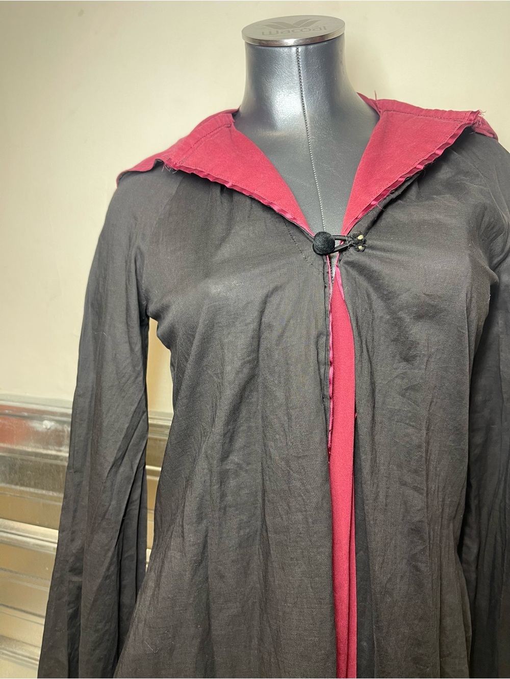 Vintage 1970s Gothic Hooded Cape Cloak Black Medieval Renaissance Fair Vampire - Picture 3 of 16